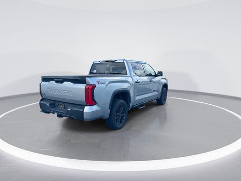 Used 2022 Toyota Tundra SR5 AWD/4WD image 9