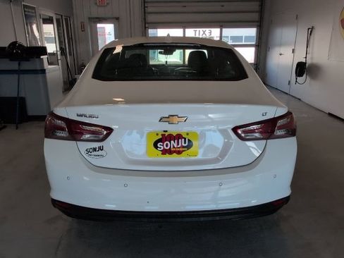 Used 2021 Chevrolet Malibu LT image 4