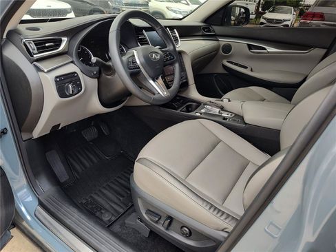 Used 2025 INFINITI QX50 Luxe AWD/4WD image 2