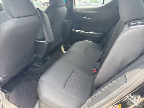 Used 2019 Toyota C-HR LE FWD image 5