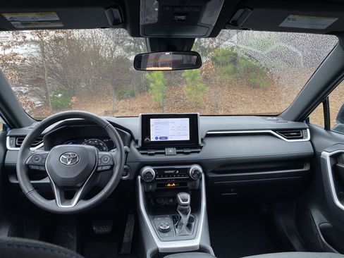 Certified 2024 Toyota RAV4 SE image 19