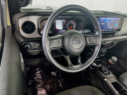 Used 2025 Jeep Wrangler Sport AWD/4WD image 20