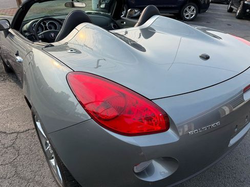 Used 2007 Pontiac Solstice Convertible w/ Premium Package RWD image 11