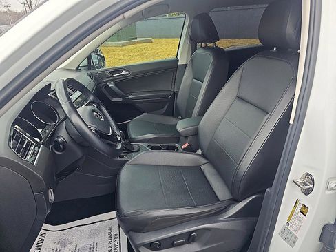Used 2018 Volkswagen Tiguan SE image 14