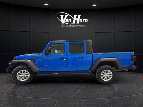 Used 2023 Jeep Gladiator Sport AWD/4WD image 4