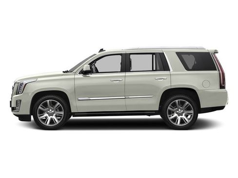 Used 2017 Cadillac Escalade Premium Luxury image 3