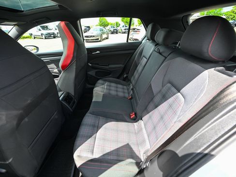 Used 2022 Volkswagen GTI SE FWD image 21