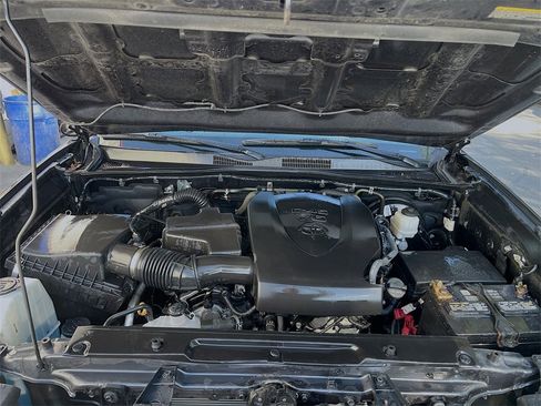 Used 2022 Toyota Tacoma SR5 image 27