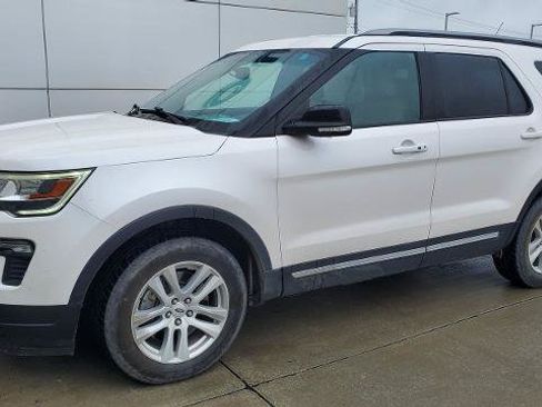 Certified 2018 Ford Explorer XLT w/ Equipment Group 202A AWD/4WD image 1