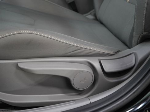 Used 2025 Hyundai Elantra SEL image 21