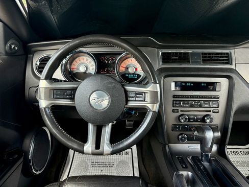 Used 2012 Ford Mustang GT Premium image 31