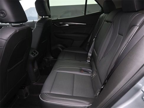Used 2023 Buick Envision Essence image 11