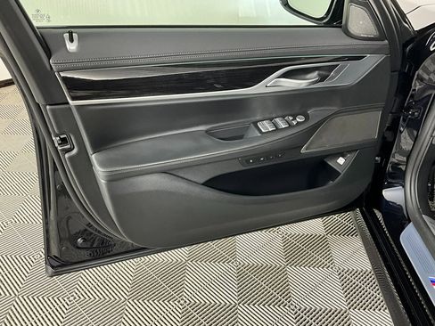 Used 2019 BMW 750i 750i image 18