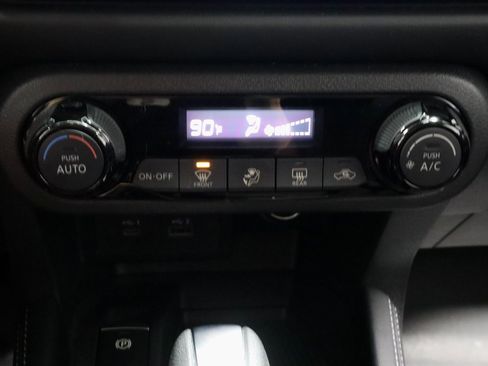 Certified 2023 Nissan Kicks SR image 29