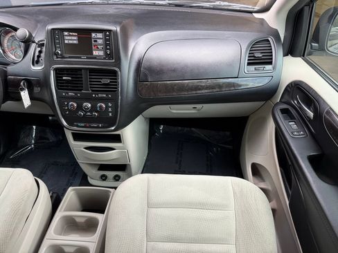 Used 2016 Dodge Grand Caravan SE w/ Quick Order Package 29E SE FWD image 26