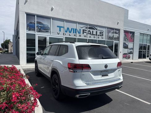 Used 2023 Volkswagen Atlas SE w/ Panoramic Sunroof Package AWD/4WD image 7