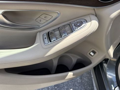 Used 2021 Mercedes-Benz GLC 300 image 40