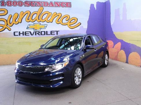 Used 2018 Kia Optima EX image 2