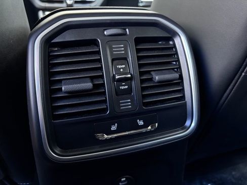 Certified 2026 Porsche Macan AWD/4WD image 25