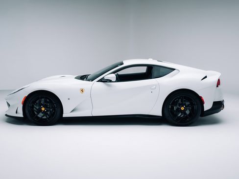 Used 2019 Ferrari 812 Superfast image 15