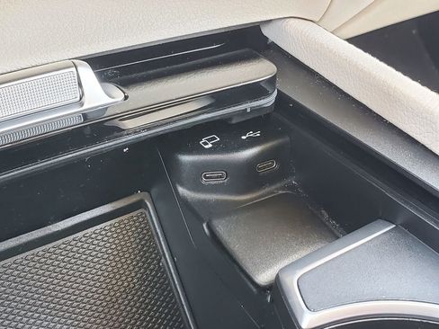 Used 2022 Mercedes-Benz GLE 350 4MATIC image 33