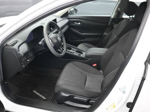 Used 2025 Honda Accord LX image 9