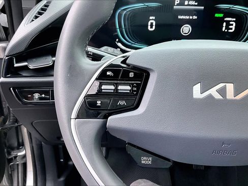 Used 2023 Kia Niro EX FWD image 24