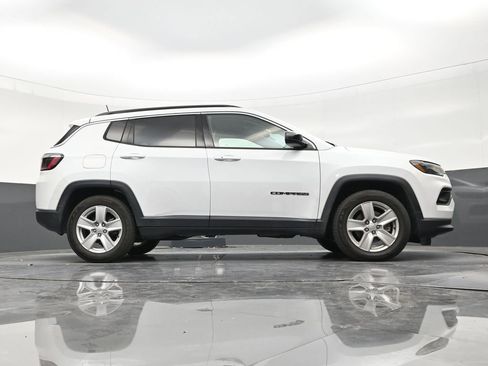 Used 2022 Jeep Compass Latitude FWD image 25