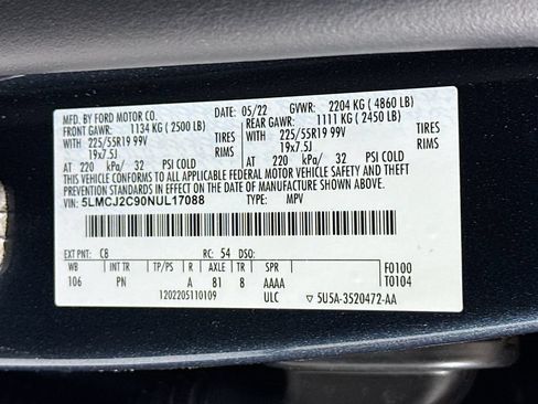 Used 2022 Lincoln Corsair Reserve w/ Equipment Group 201A FWD image 35
