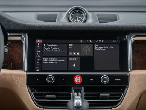 New 2025 Porsche Macan image 32