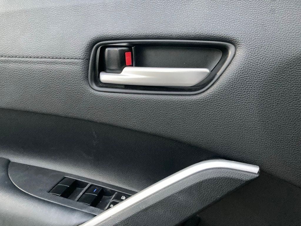 Certified 2022 Toyota Corolla Cross XLE AWD/4WD image 10