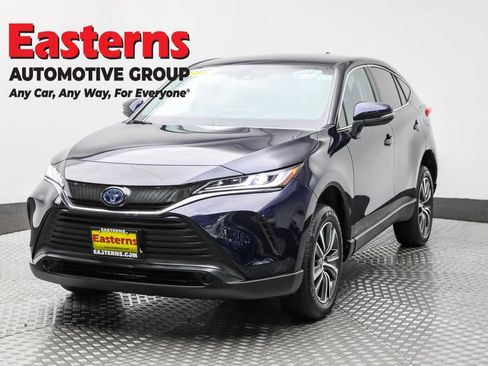 Used 2024 Toyota Venza LE image 1