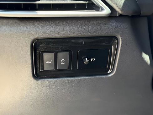 Used 2019 Jaguar F-PACE Premium AWD/4WD image 39