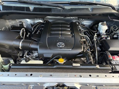 Used 2014 Toyota Tundra SR5 w/ TRD Off Road Package AWD/4WD image 31
