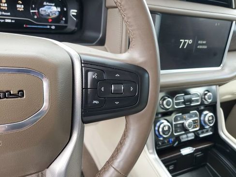 Used 2023 GMC Yukon XL Denali AWD/4WD image 27