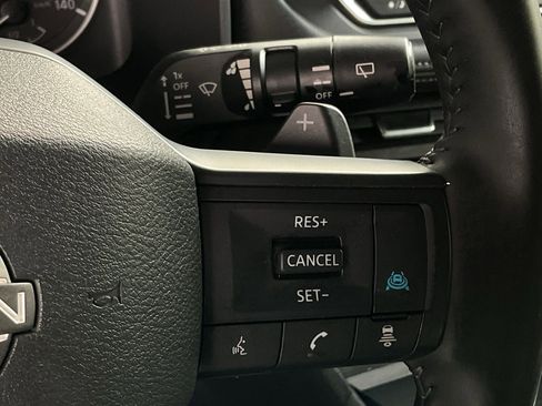 Used 2025 Nissan Rogue SV image 27