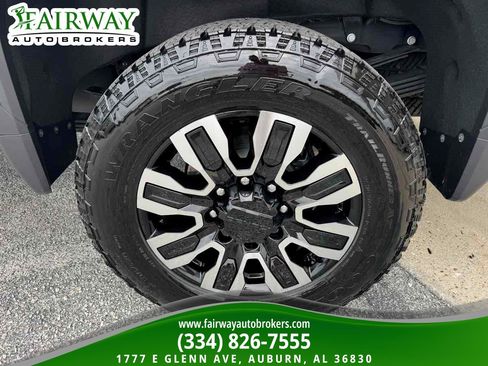 Used 2025 GMC Sierra 2500 Denali Ultimate w/ Max Trailering Package AWD/4WD image 36