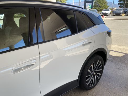 Used 2024 Volkswagen ID.4 Pro AWD/4WD image 45