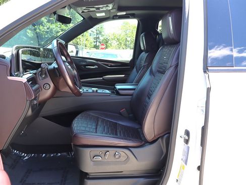 Used 2021 Cadillac Escalade ESV Sport Platinum w/ LPO, ONYX Package AWD/4WD image 28
