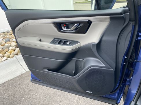 Used 2025 Subaru Forester Limited image 17