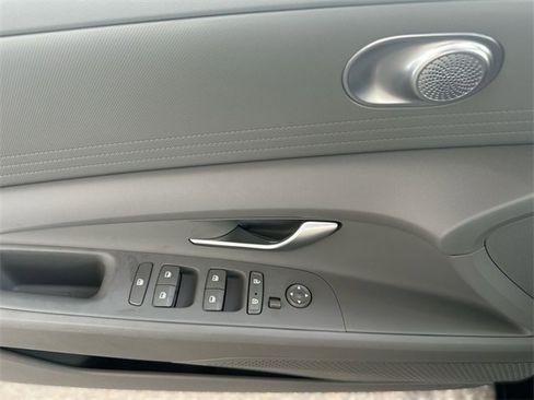 Used 2023 Hyundai Elantra SEL w/ Cargo Package image 14