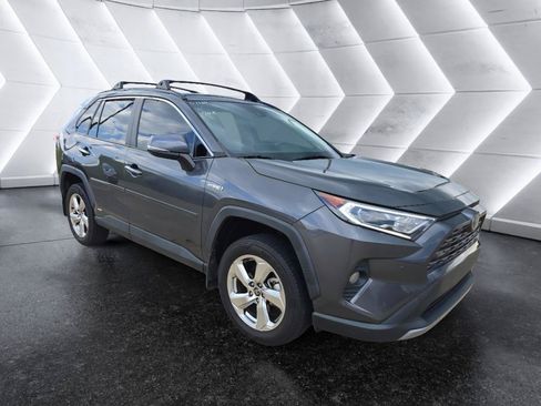 Used 2021 Toyota RAV4 Limited AWD/4WD image 3