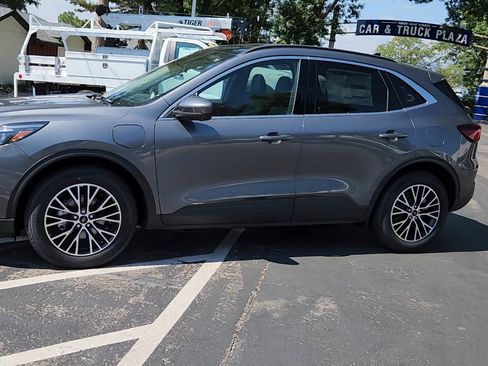 New 2024 Ford Escape SE w/ PHEV Premium Package image 3