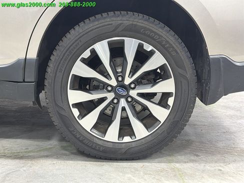 Used 2015 Subaru Outback 2.5i Limited AWD/4WD image 16