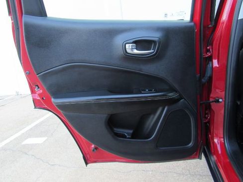 Used 2018 Jeep Compass Sport image 14