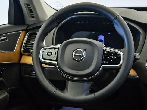 Certified 2025 Volvo XC90 B6 Plus image 13