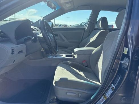 Used 2011 Toyota Camry LE w/ LE Extra-Value Pkg image 10