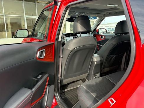 Used 2025 Kia Soul GT-Line image 19