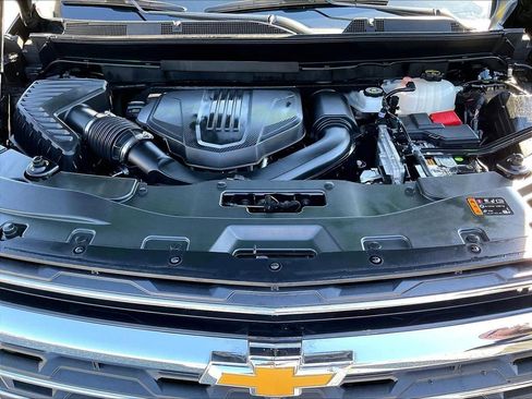 Used 2024 Chevrolet Traverse LT AWD/4WD image 29