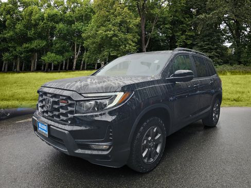 Certified 2024 Honda Passport TrailSport image 3